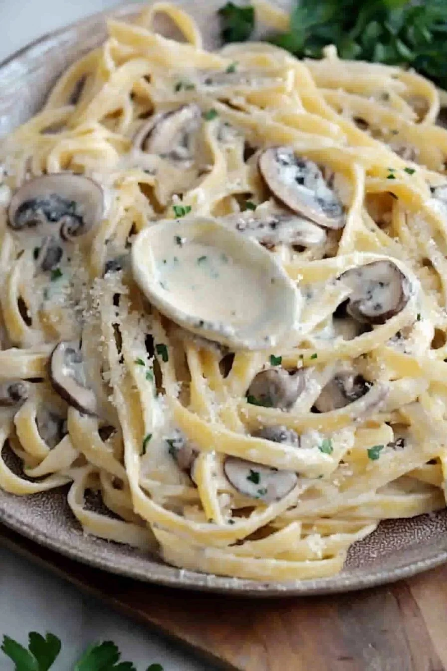 Creamy Mushroom Alfredo Pasta
